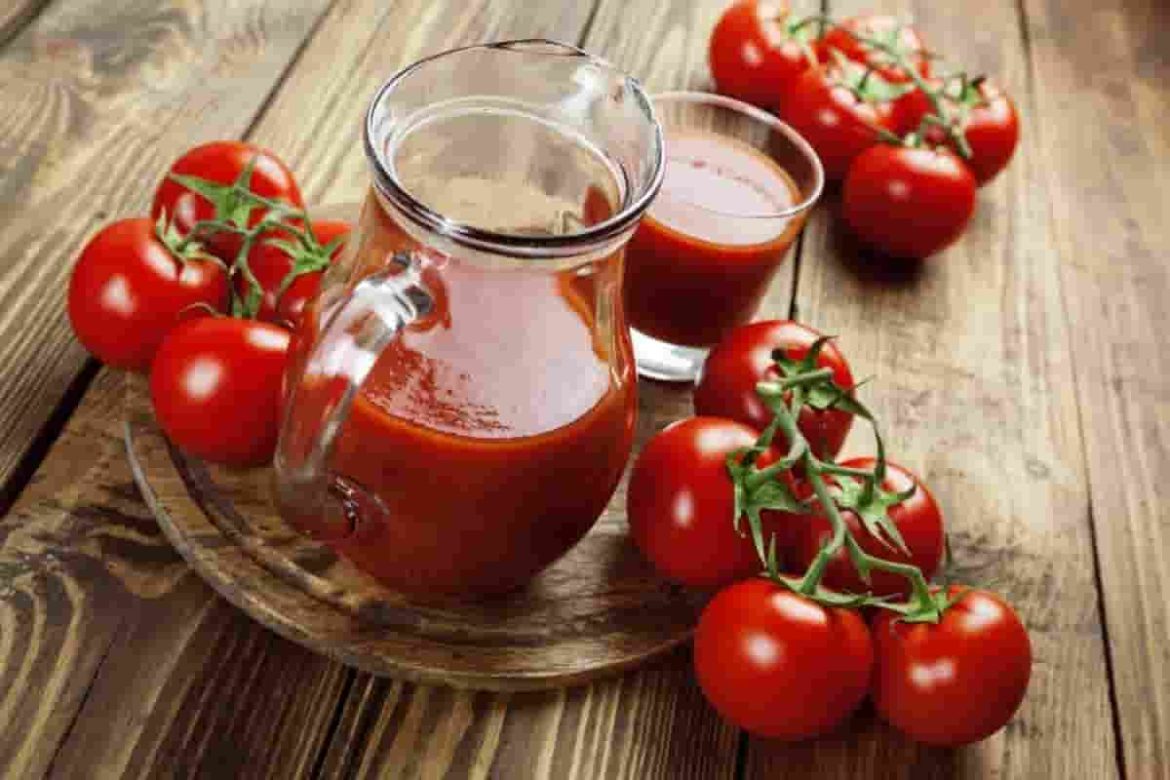 Organic and fresh tomato juice