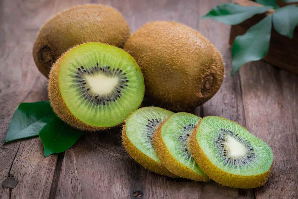  The Purchase Price of Greenish Yellow Kiwi + Properties, Disadvantages And Advantages 